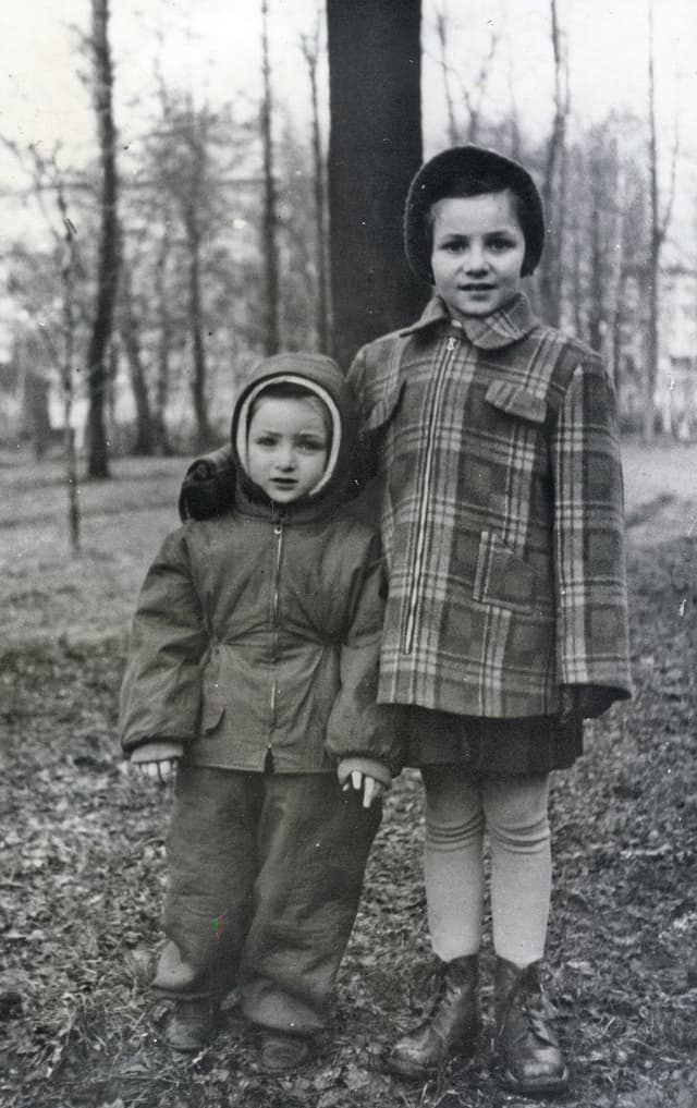 Holocaust memories and the legacy of the second-generation - EXPeditions